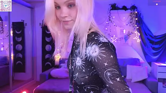 Snapshot of Moonlight_Mia chatting on April 10, 2026, 7:40 pm Moonlight Mia online show from April 10, 2026, 7:40 pm