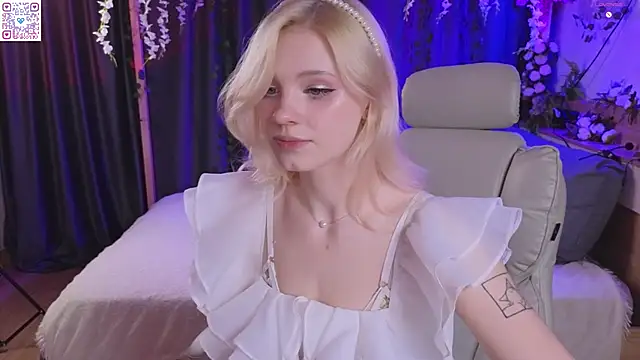 Snapshot of Moonlight_Mia chatting on June 26, 2026, 7:07 pm Moonlight Mia online show from June 26, 2026, 7:07 pm
