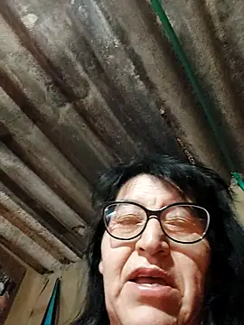 clarita 01 online show from October 6, 2025, 10:34 am