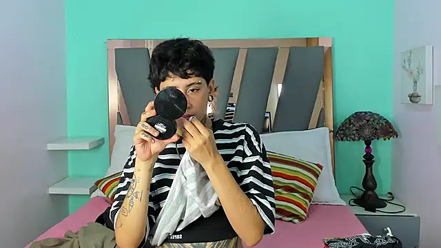 Ethan lennox online show from November 30, 2025, 3:05 pm