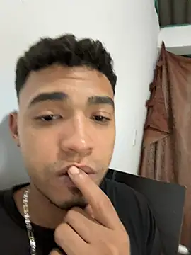 Danna sxy online show from April 28, 2026, 7:35 am