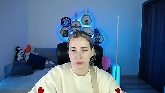 SabrinViolet online show from November 8, 2025, 9:09 am