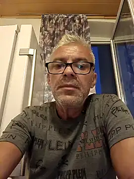 Snapshot of Picolo4111 chatting on September 12, 2025, 5:46 pm Picolo4111 online show from September 12, 2025, 5:46 pm