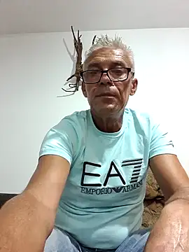 Snapshot of Picolo4111 chatting on September 19, 2025, 6:30 pm Picolo4111 online show from September 19, 2025, 6:30 pm