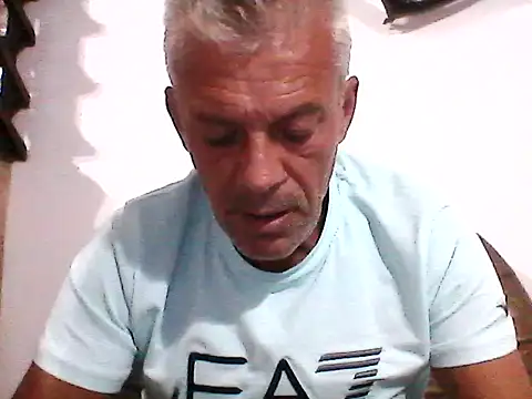 Snapshot of Picolo4111 chatting on September 23, 2025, 8:01 pm Picolo4111 online show from September 23, 2025, 8:01 pm