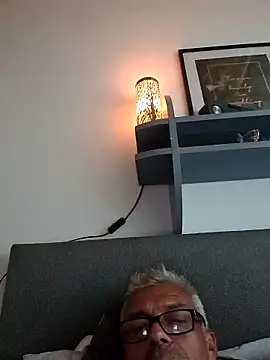 Snapshot of Picolo4111 chatting on September 25, 2025, 12:09 pm Picolo4111 online show from September 25, 2025, 12:09 pm