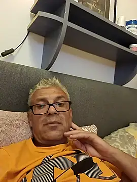 Snapshot of Picolo4111 chatting on September 27, 2025, 6:24 pm Picolo4111 online show from September 27, 2025, 6:24 pm