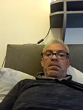 Snapshot of Picolo4111 chatting on October 11, 2025, 3:32 pm Picolo4111 online show from October 11, 2025, 3:32 pm