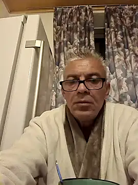 Snapshot of Picolo4111 chatting on October 12, 2025, 3:38 am Picolo4111 online show from October 12, 2025, 3:38 am