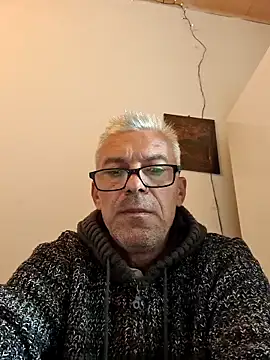 Snapshot of Picolo4111 chatting on October 19, 2025, 7:09 am Picolo4111 online show from October 19, 2025, 7:09 am