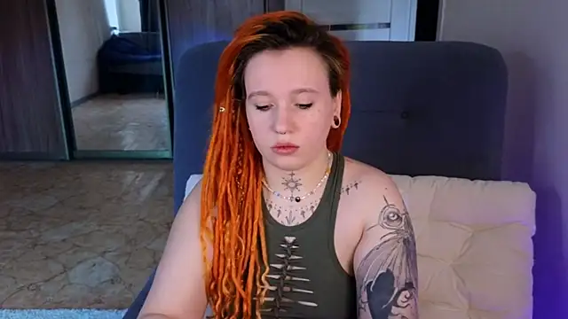 Snapshot of The_Full_Red_Moon chatting on October 7, 2025, 5:37 am The Full Red Moon online show from October 7, 2025, 5:37 am