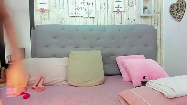 Snapshot of Antonella_Montanari chatting on March 2, 2025, 11:31 pm Antonella Montanari online show from March 2, 2025, 11:31 pm