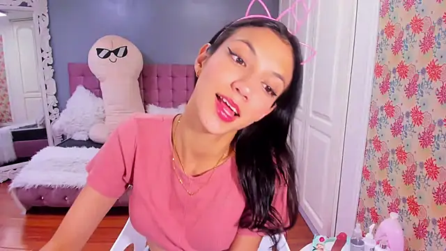 Iris Stone  online show from December 5, 2024, 8:00 pm