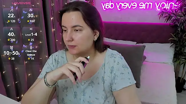 FeralPeach online show from September 21, 2025, 3:41 am