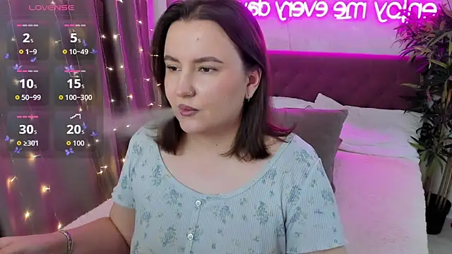 FeralPeach online show from December 21, 2025, 7:59 am