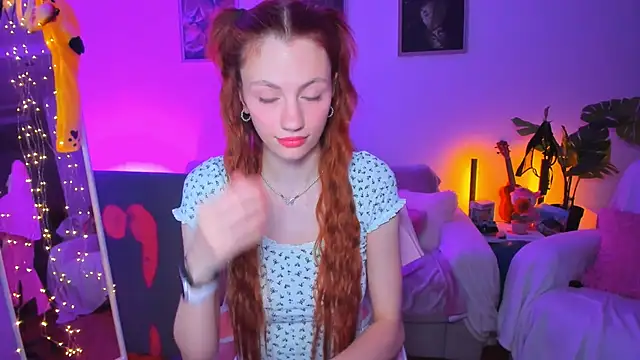 Alyssa Smitt online show from October 6, 2025, 9:45 pm