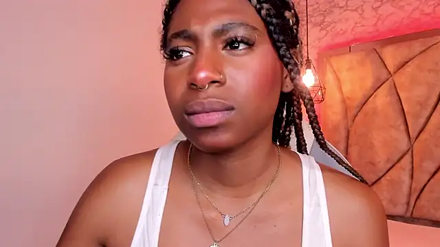 Queen perla  online show from February 7, 2025, 10:30 pm