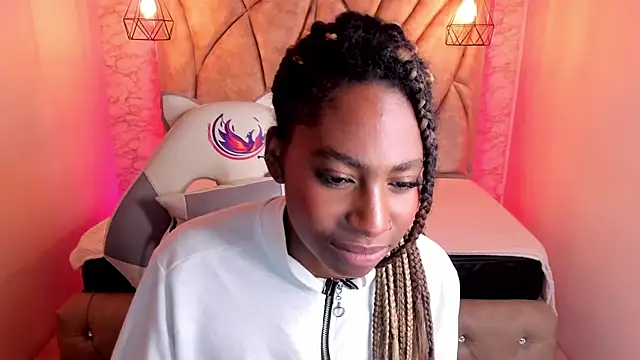 Queen perla  online show from February 13, 2025, 3:24 pm