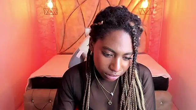 Queen perla  online show from February 21, 2025, 3:54 pm