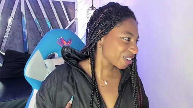 Queen perla  online show from September 12, 2025, 5:57 pm