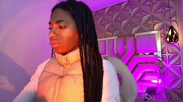 Queen perla  online show from February 19, 2026, 11:50 am