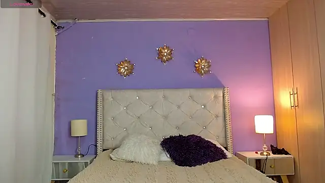 Kim and Mia online show from September 27, 2025, 11:48 am