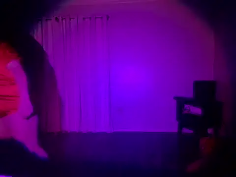 Snapshot of Milfshakecafe chatting on December 7, 2024, 5:15 am Milfshakecafe online show from December 7, 2024, 5:15 am