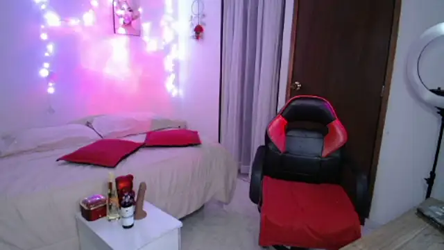 vanessalat online show from February 23, 2026, 11:24 pm