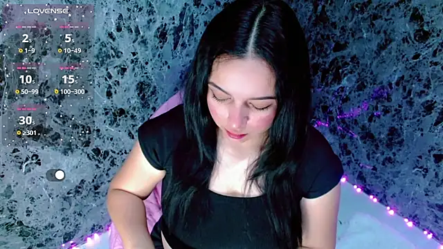 Lanna belle28 online show from December 4, 2025, 1:53 pm