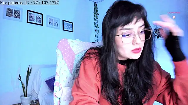 Conlosmichis online show from October 8, 2025, 11:35 pm