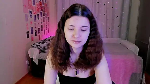 Snapshot of Vanessa_Verona chatting on February 18, 2025, 8:36 pm Vanessa Verona online show from February 18, 2025, 8:36 pm