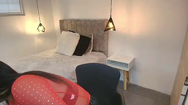 GiaFox  online show from April 2, 2026, 1:53 pm