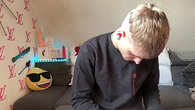 Snapshot of Cookieboy88 chatting on February 3, 2026, 12:54 pm Cookieboy88 online show from February 3, 2026, 12:54 pm