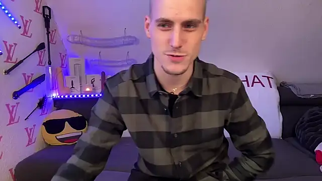 Snapshot of Cookieboy88 chatting on February 13, 2026, 4:25 pm Cookieboy88 online show from February 13, 2026, 4:25 pm