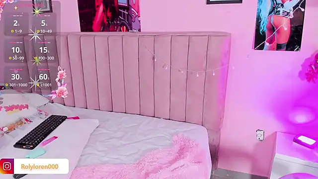 Snapshot of RolyLoren chatting on December 18, 2024, 2:10 am RolyLoren online show from December 18, 2024, 2:10 am