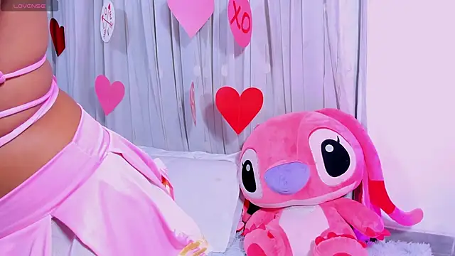 Snapshot of RolyLoren chatting on March 1, 2025, 6:54 pm RolyLoren online show from March 1, 2025, 6:54 pm