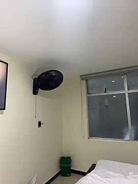 Valentinabaker online show from January 18, 2026, 1:37 pm