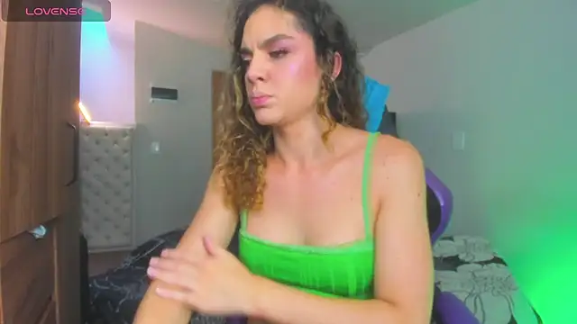 Snapshot of mariiahneedles chatting on July 12, 2026, 10:34 pm mariiahneedles online show from July 12, 2026, 10:34 pm