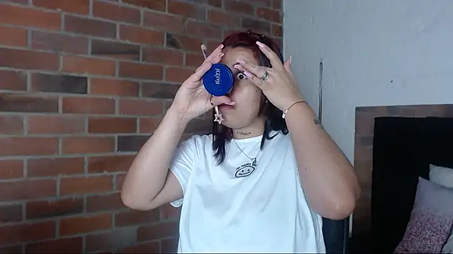 salome  hills1 online show from March 4, 2025, 9:11 pm