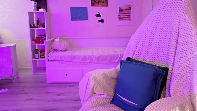 Snapshot of Britney_Ross chatting on July 24, 2026, 2:59 pm Britney Ross online show from July 24, 2026, 2:59 pm