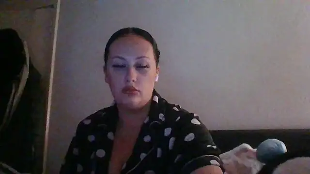 Snapshot of CurvyQueen2023 chatting on December 4, 2025, 4:05 pm CurvyQueen2023 online show from December 4, 2025, 4:05 pm
