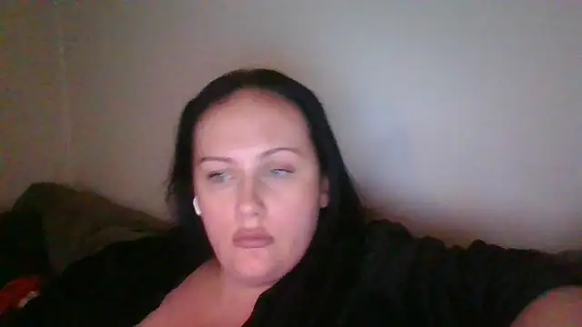 Snapshot of CurvyQueen2023 chatting on March 27, 2026, 9:03 pm CurvyQueen2023 online show from March 27, 2026, 9:03 pm