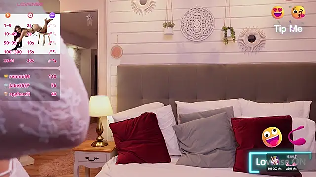 LinaReese online show from March 18, 2025, 5:41 am