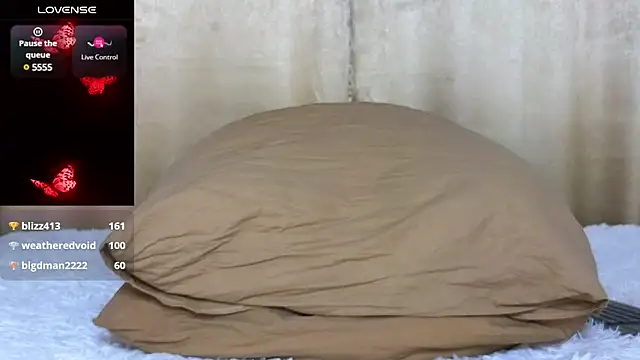 Molliblum online show from February 9, 2025, 8:24 pm