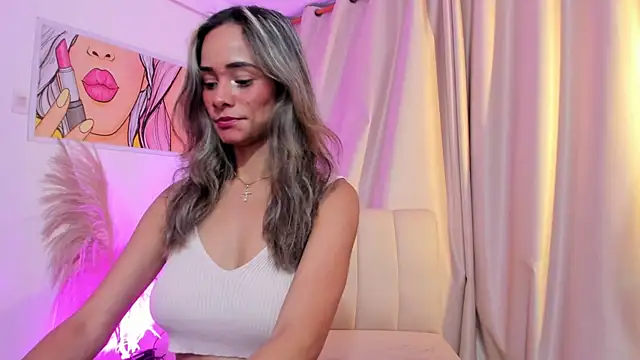 SkiinnyAna online show from April 4, 2026, 7:33 pm