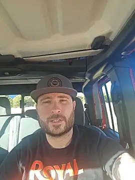 Snapshot of JeepinAround chatting on December 17, 2025, 4:13 pm JeepinAround online show from December 17, 2025, 4:13 pm