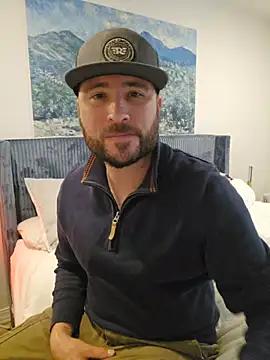 Snapshot of JeepinAround chatting on December 21, 2025, 9:00 pm JeepinAround online show from December 21, 2025, 9:00 pm