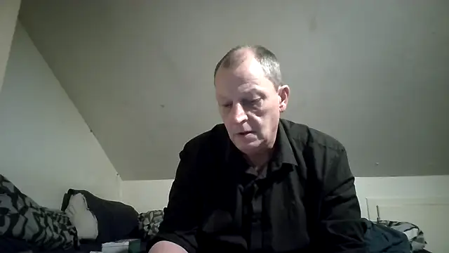 Snapshot of chubbybear2cum chatting on March 9, 2026, 5:11 am chubbybear2cum online show from March 9, 2026, 5:11 am