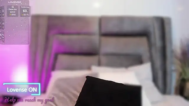 sophiee smith online show from February 1, 2025, 10:59 am