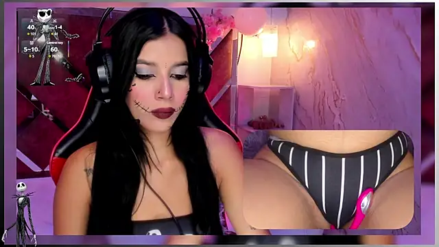 Snapshot of SweetieCloe_ chatting on October 14, 2025, 9:04 pm SweetieCloe  online show from October 14, 2025, 9:04 pm